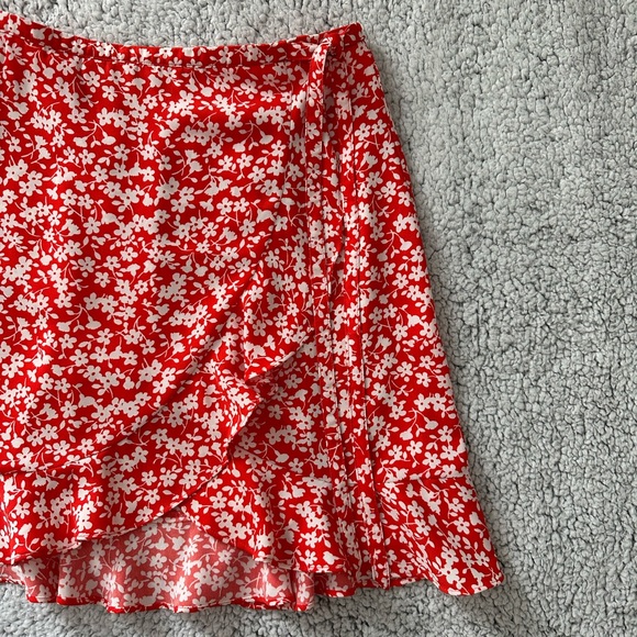 J. Crew floral tie wrap ruffle skirt. Orange with white floral print. Size small - Picture 5 of 15